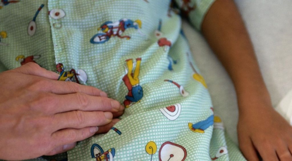 النقاهة بعد عملية الفتق الإربي للأطفال